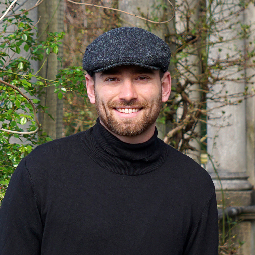 HARRIS TWEED Herringbone Dunvegan Flat Cap Black-Charcoal